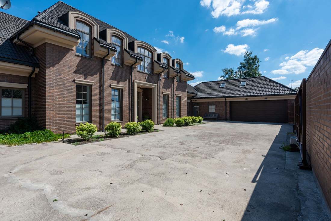 New Driveways & Approaches poured by GoldenPaw Concrete crews in central Indiana