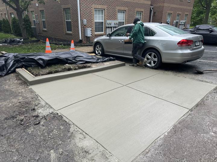 New driveway apron at the street in Carmel, Indiana
