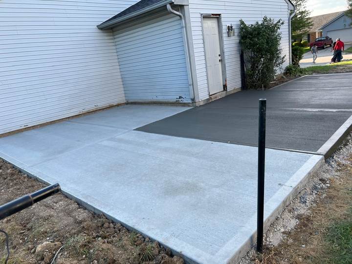 Driveway apron at a garage