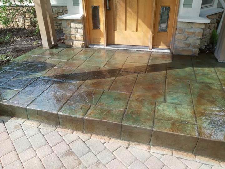 Stained and stamped front entry landing, multi tone