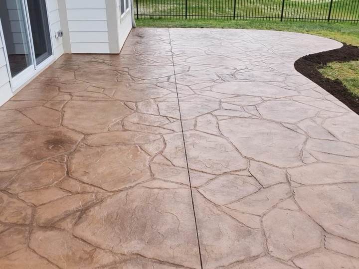 Tan flagstone pattern stamped patio